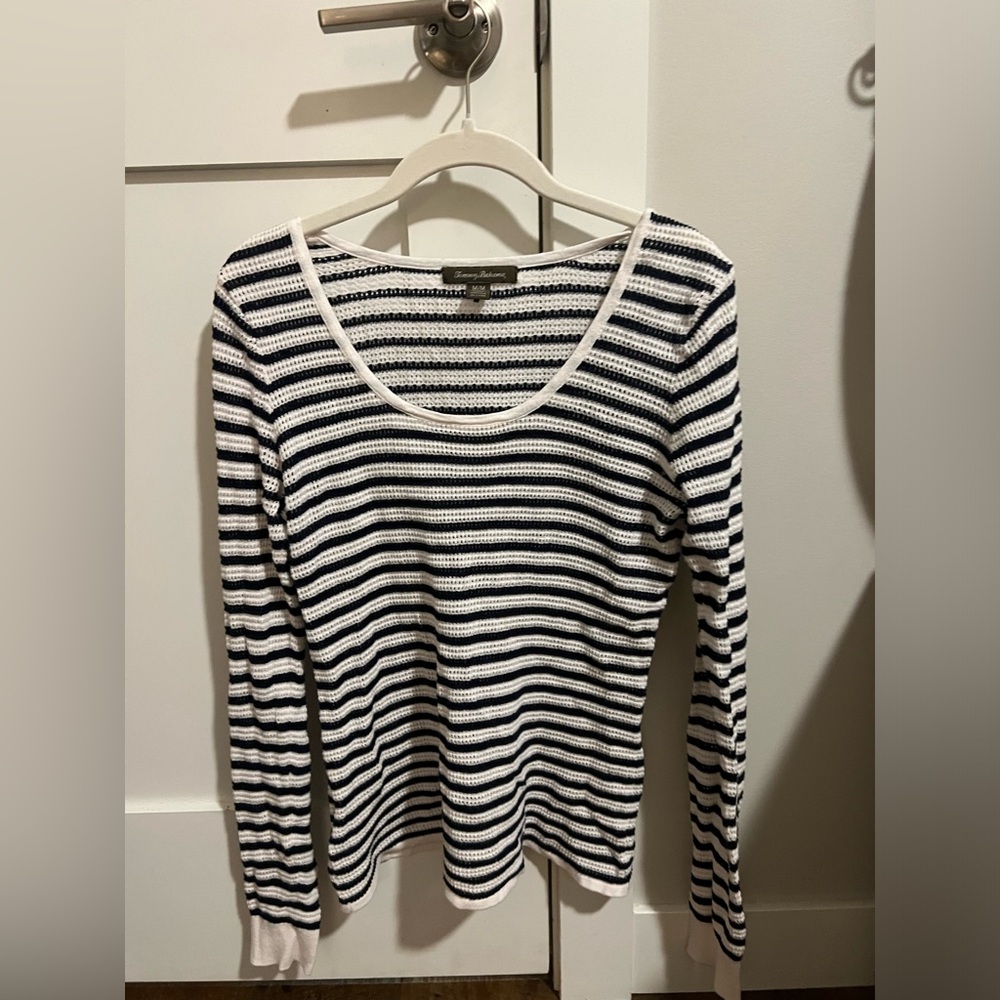 Tommy Bahama womens knit longsleeve